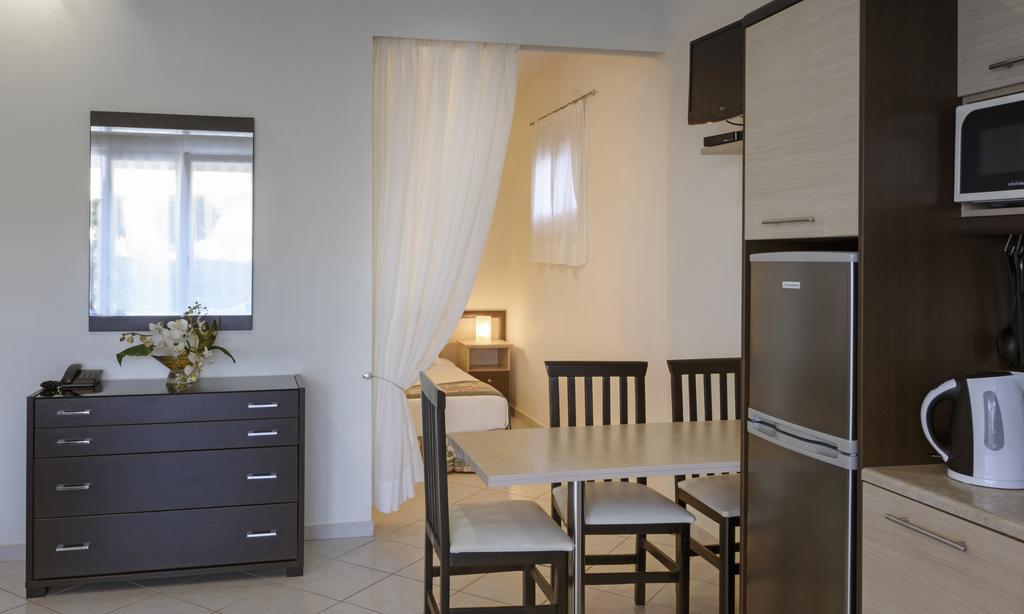 Yolanda Studios Paralia Agias Foteinis الغرفة الصورة